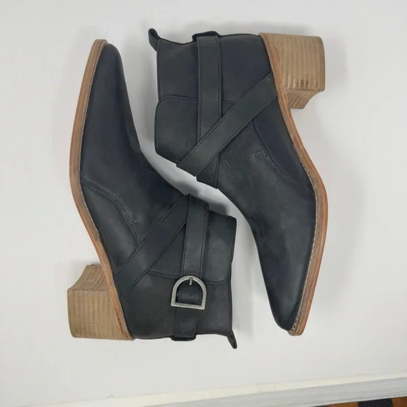 Free People Back Loop Black Leather Ankle Boots EU 39 US 8.5 - Picture 6 of 8